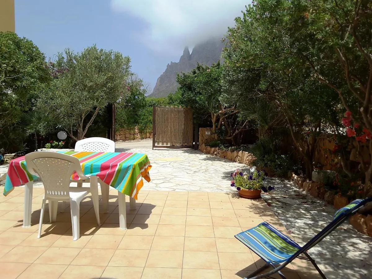 Villa Il Rustico Di Pino à Custonaci Lodge